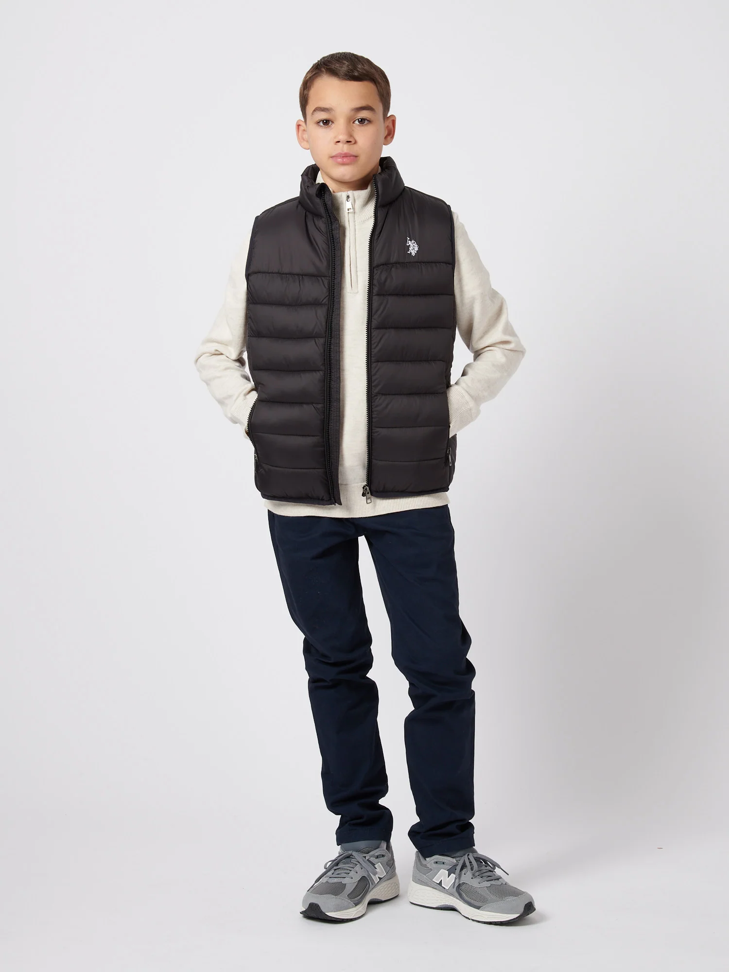 Boys Panelled Quilted Gilet in Black Bright White DHM - Image 3