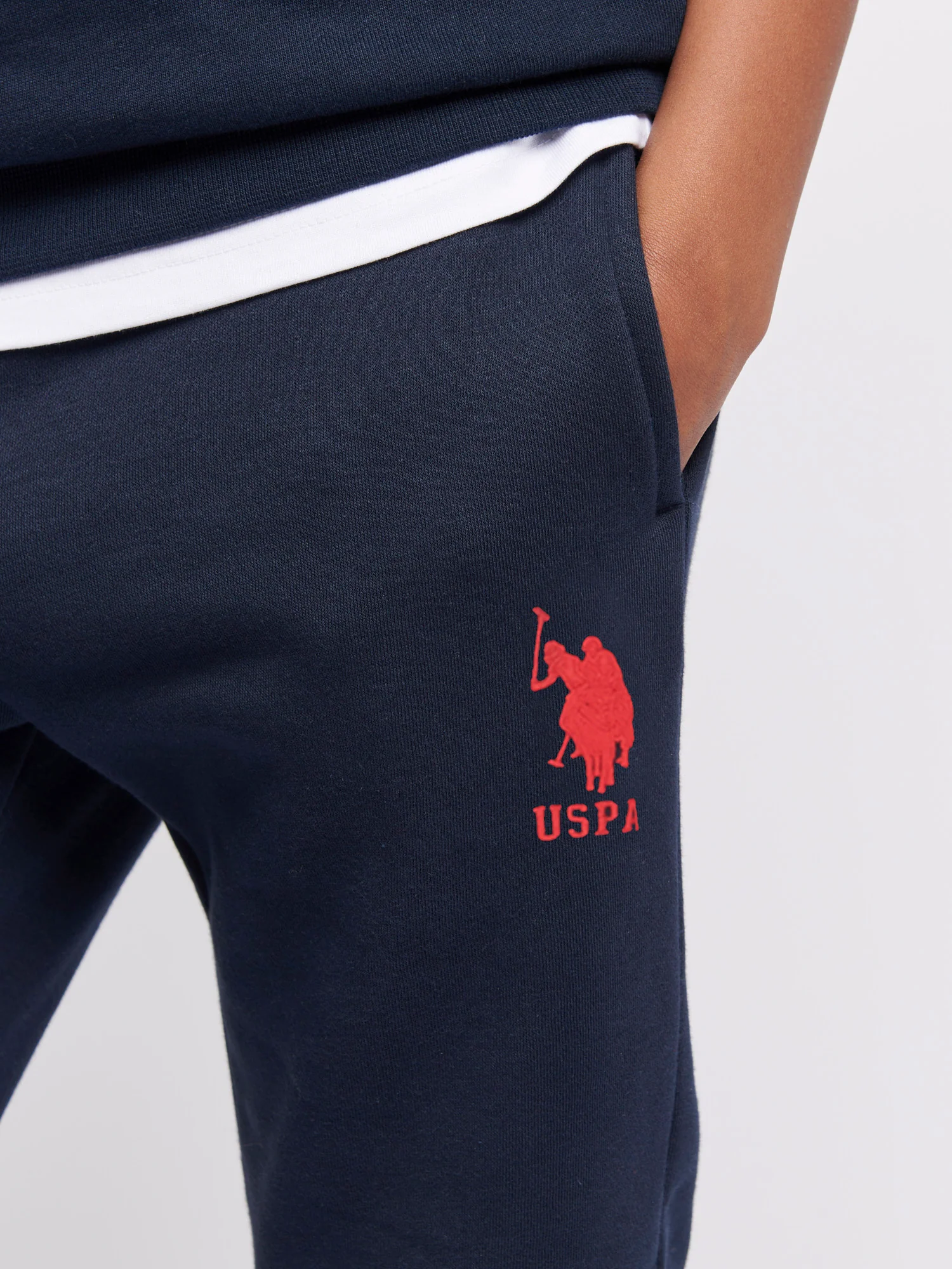 Boys Player 3 Jogger in Dark Sapphire Navy / Haute Red DHM - Image 2