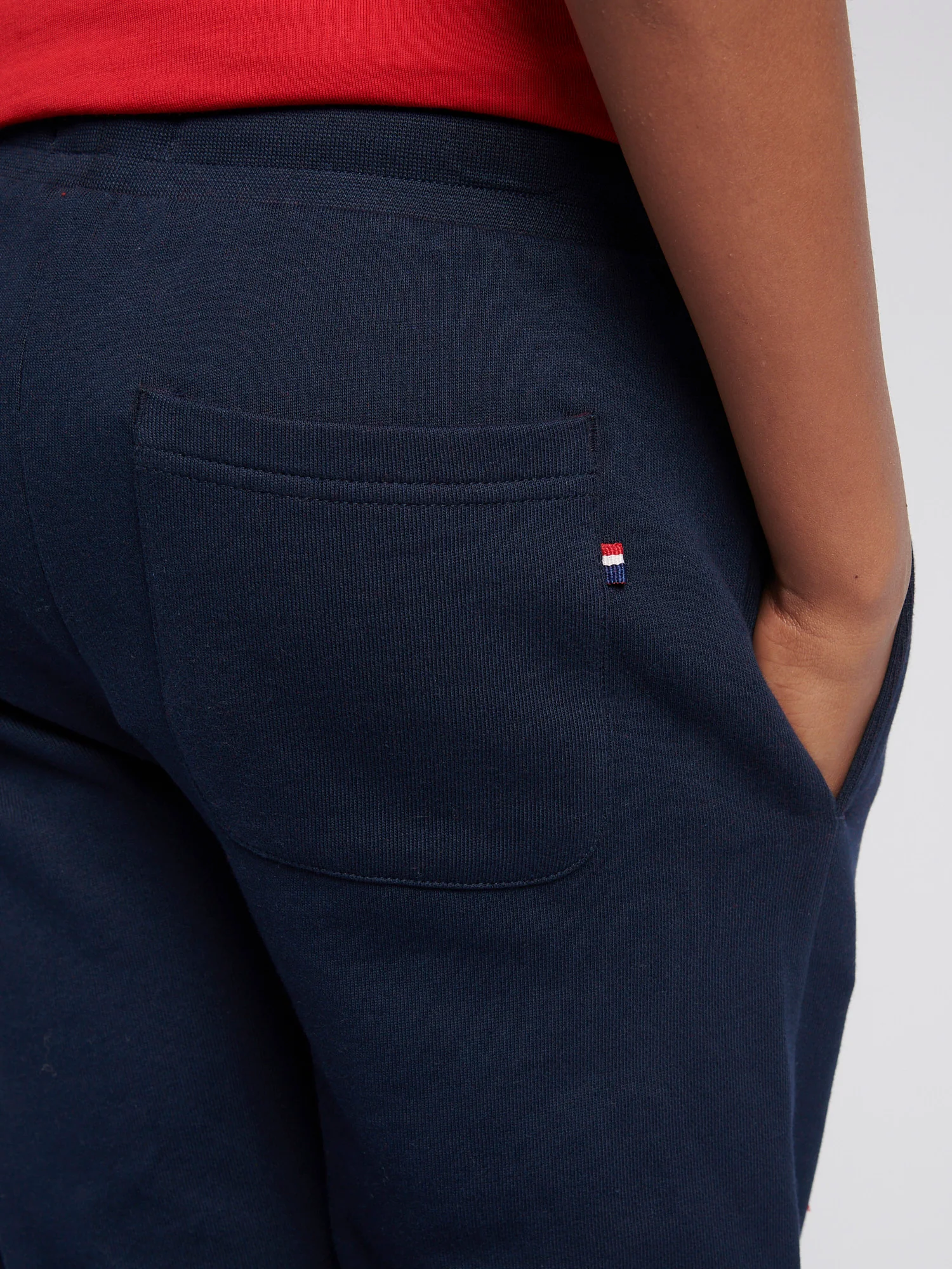Boys Player 3 Jogger in Dark Sapphire Navy / Haute Red DHM - Image 4