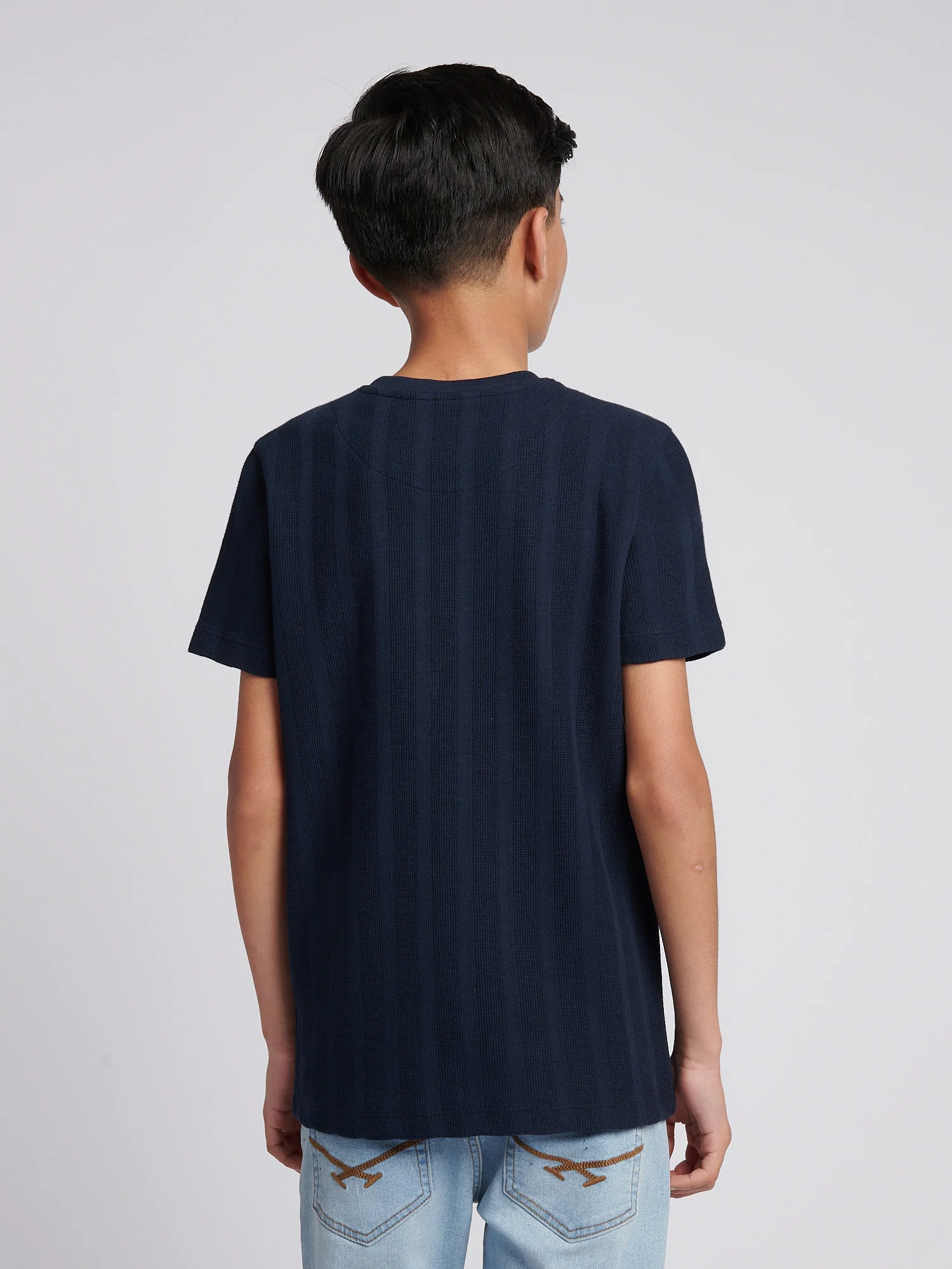 Boys Vertical Stripe Textured T-Shirt in Dark Sapphire Navy / Moonlight Blue DHM - Image 4