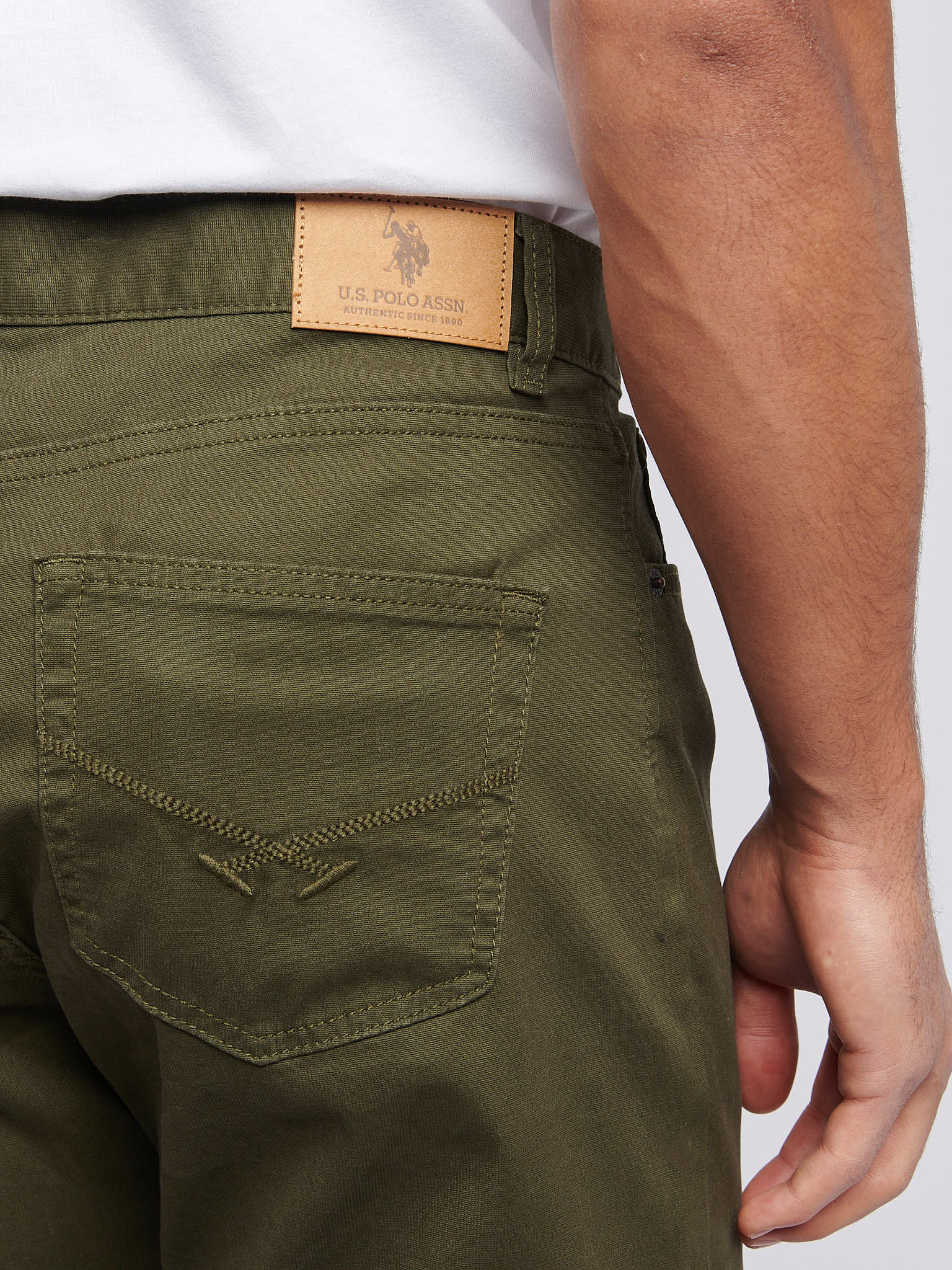 Mens Bedford Cord 5 Pocket Trouser in Forest Night - Image 2