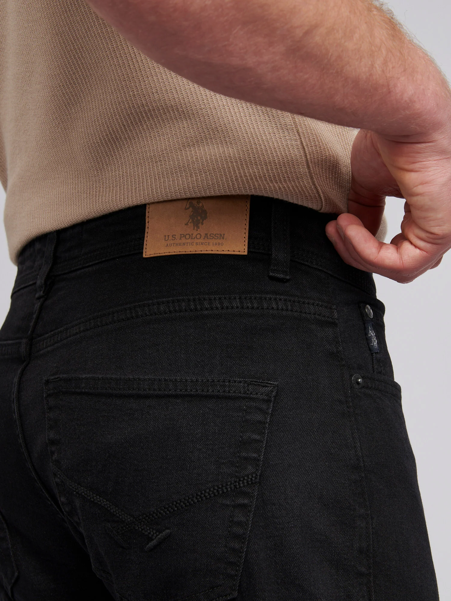 Mens Classic Fit Jean Black Wash - Image 2