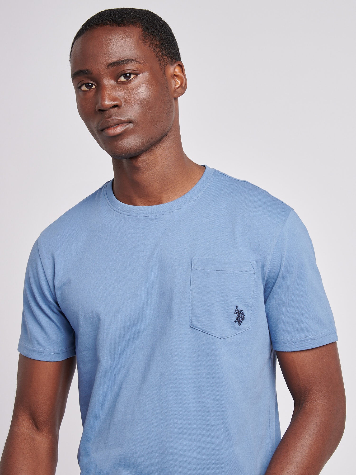Mens Double Horsemen Pocket T-Shirt in Blue Horizon - Image 2