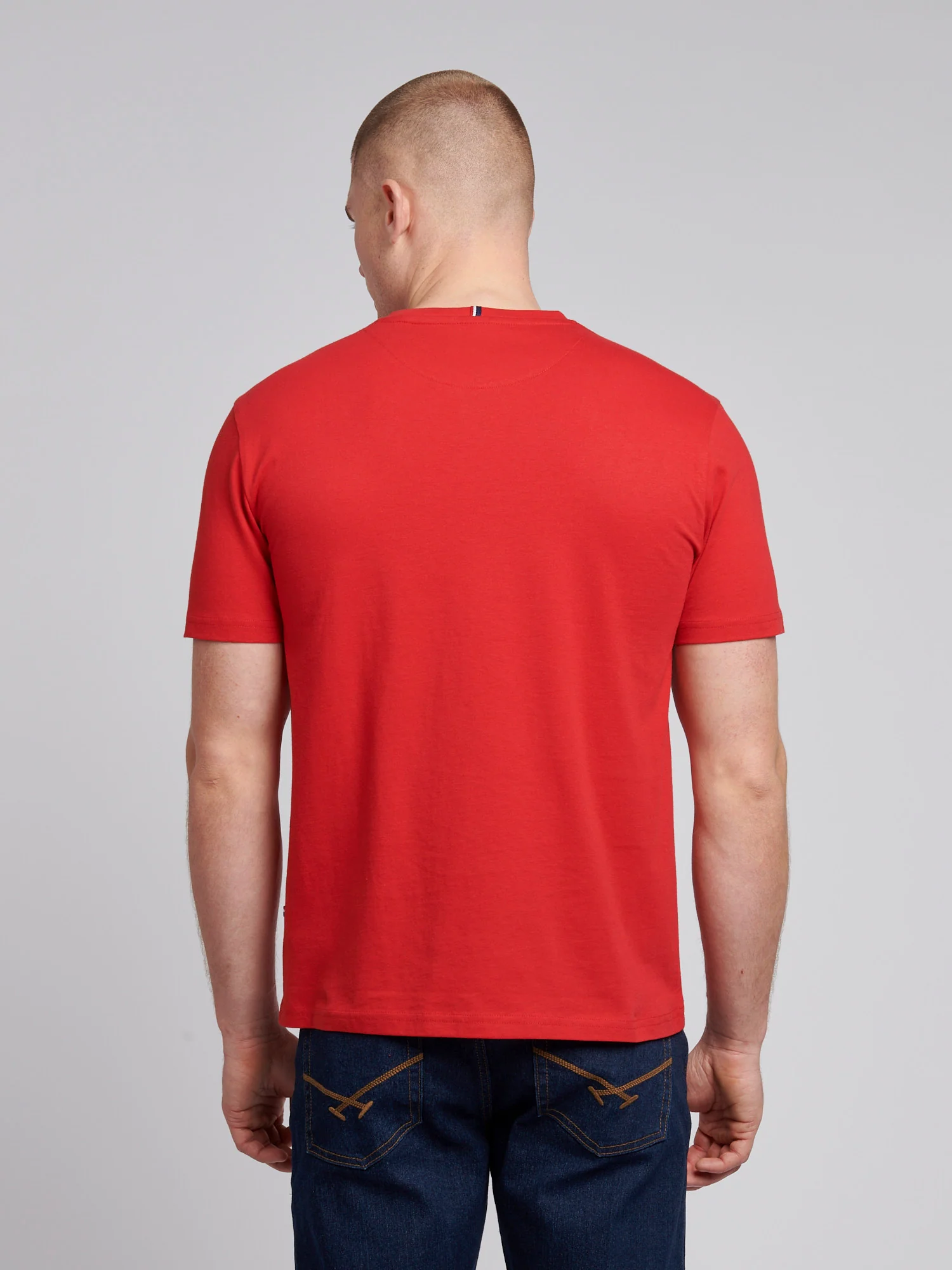 Mens Double Horsemen Pocket T-Shirt in Haute Red - Image 4