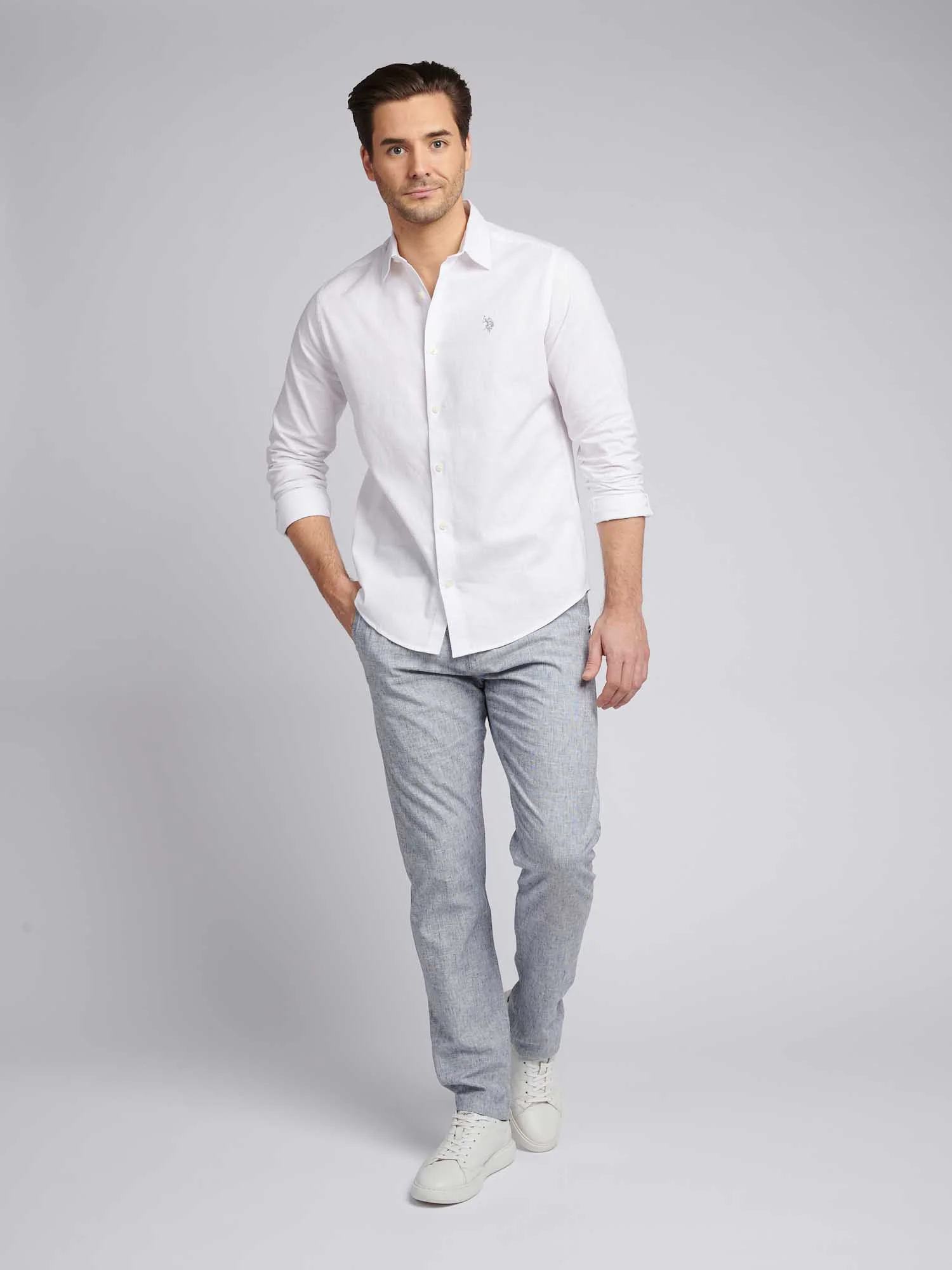 Mens Linen Blend Yarn Dyed Woven Trouser in Dark Sapphire Navy / Moonlight Blue DHM - Image 4