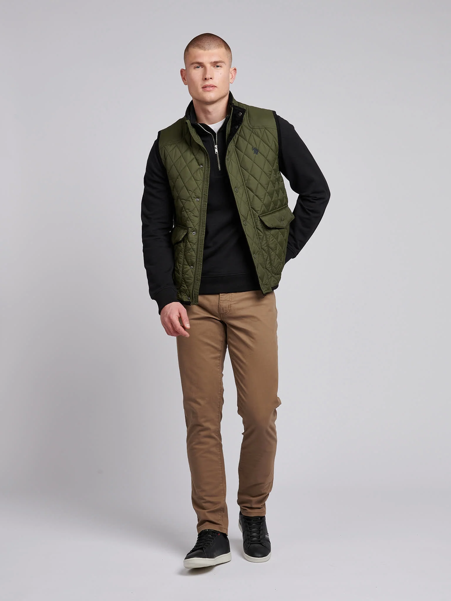 Mens Quilted Hacking Gilet in Forest Night - Image 3
