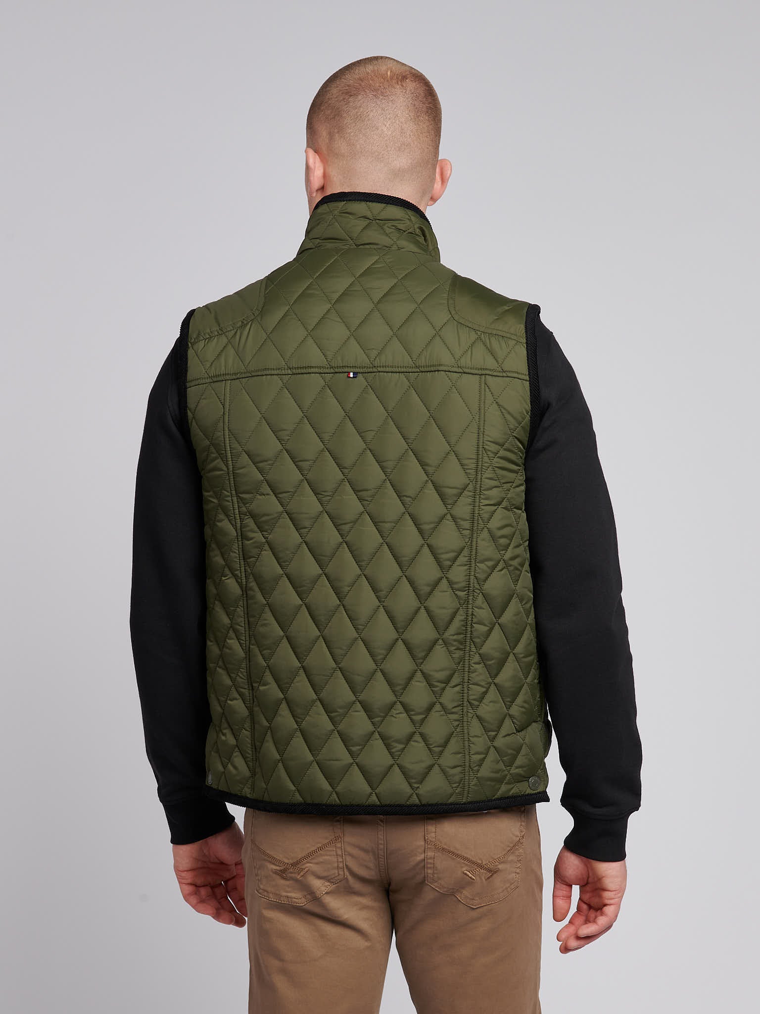 Mens Quilted Hacking Gilet in Forest Night - Image 4