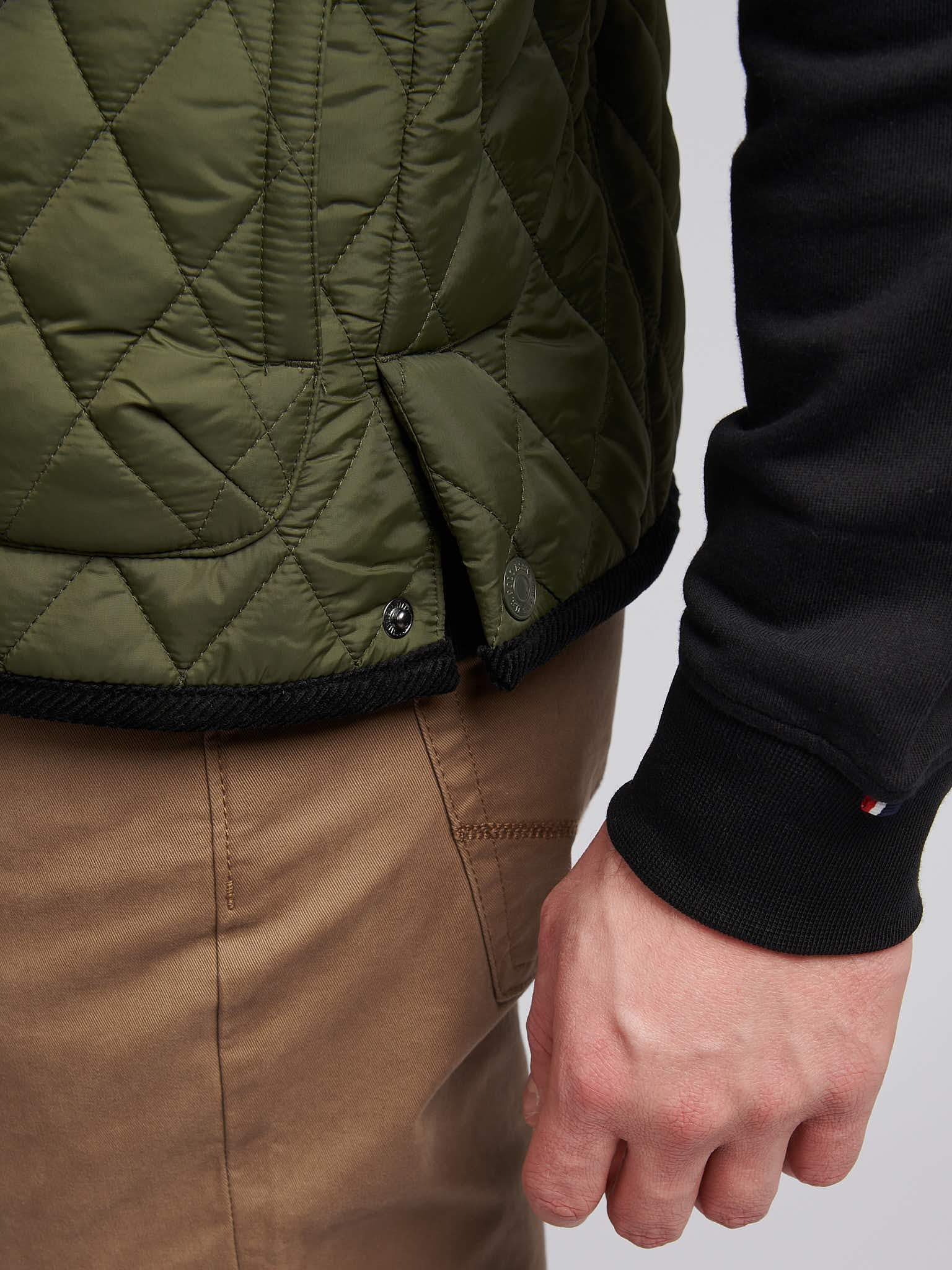 Mens Quilted Hacking Gilet in Forest Night - Image 5