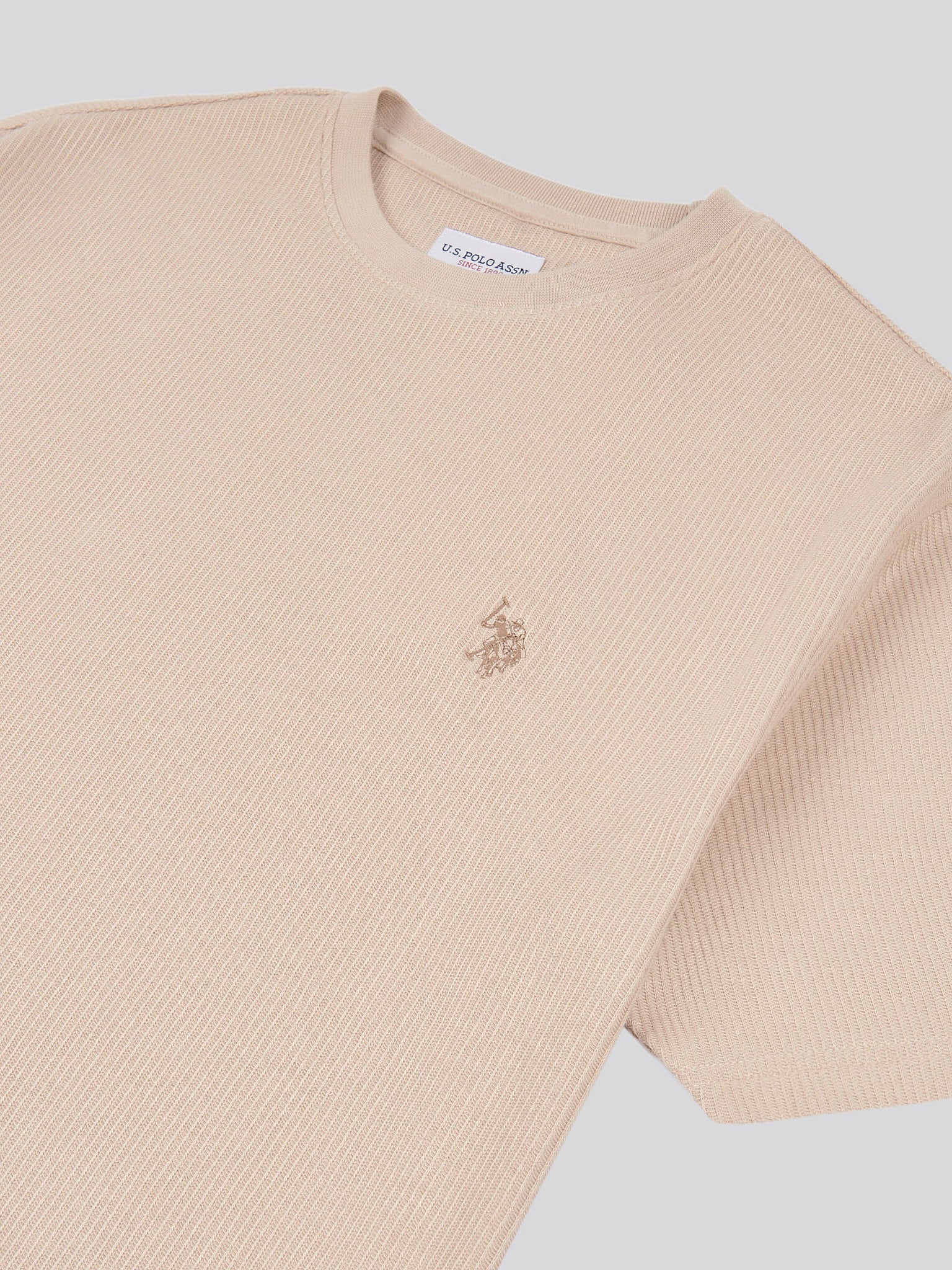 Mens Vertical Texture T-Shirt in Doeskin - Image 7