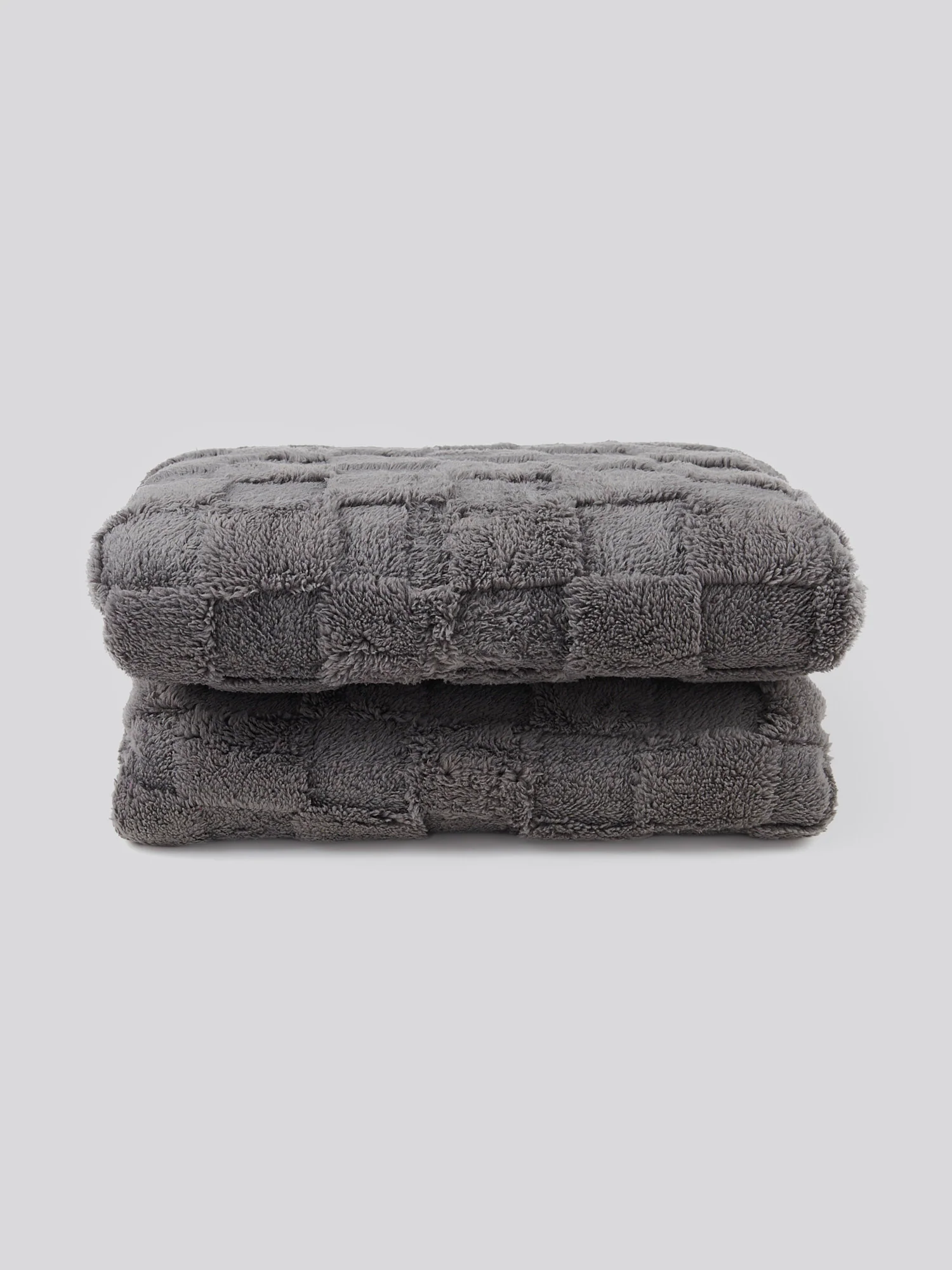 Premium Plush Jacquard Throw in Tornado - Image 2