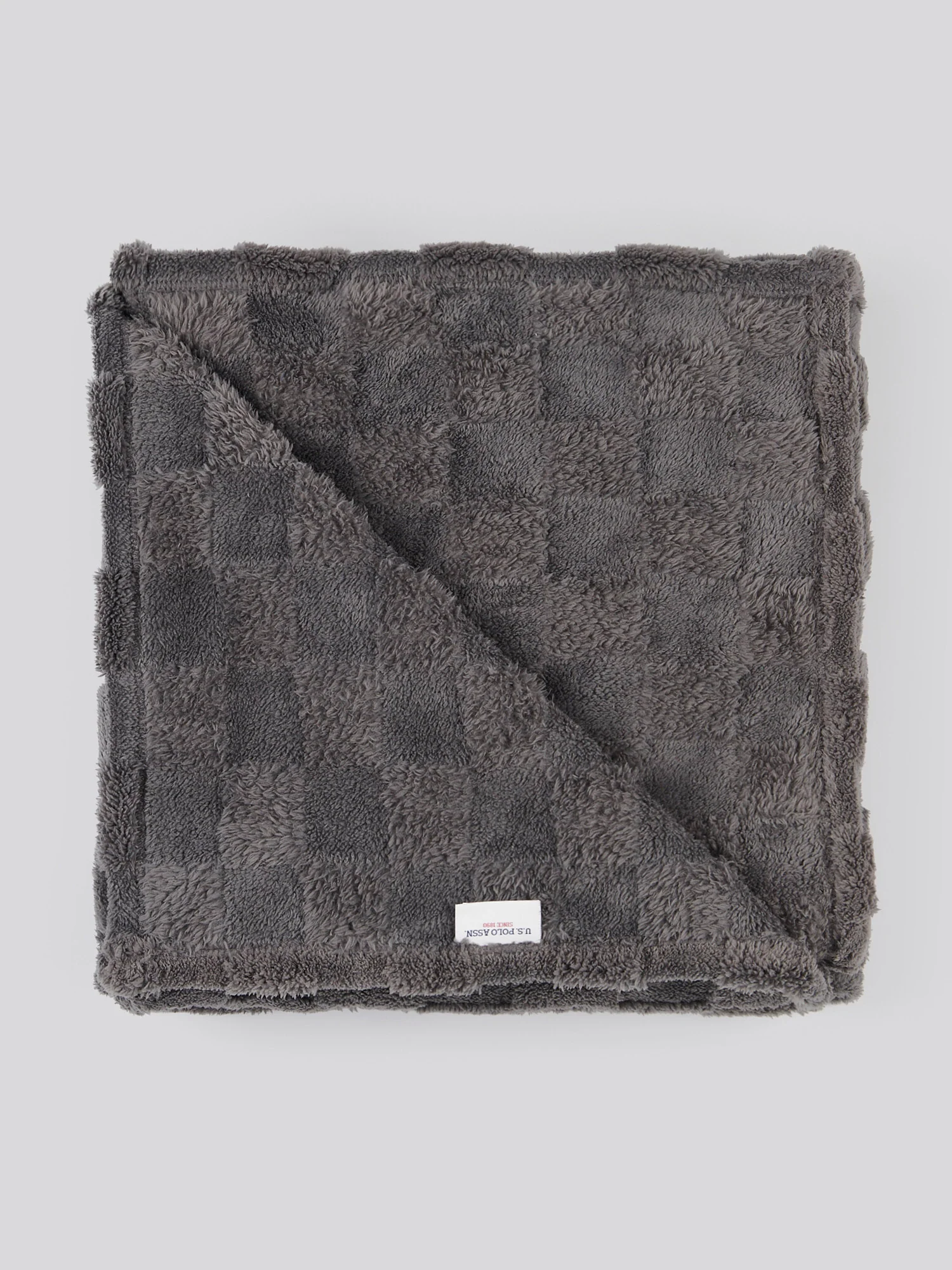 Premium Plush Jacquard Throw in Tornado - Image 3