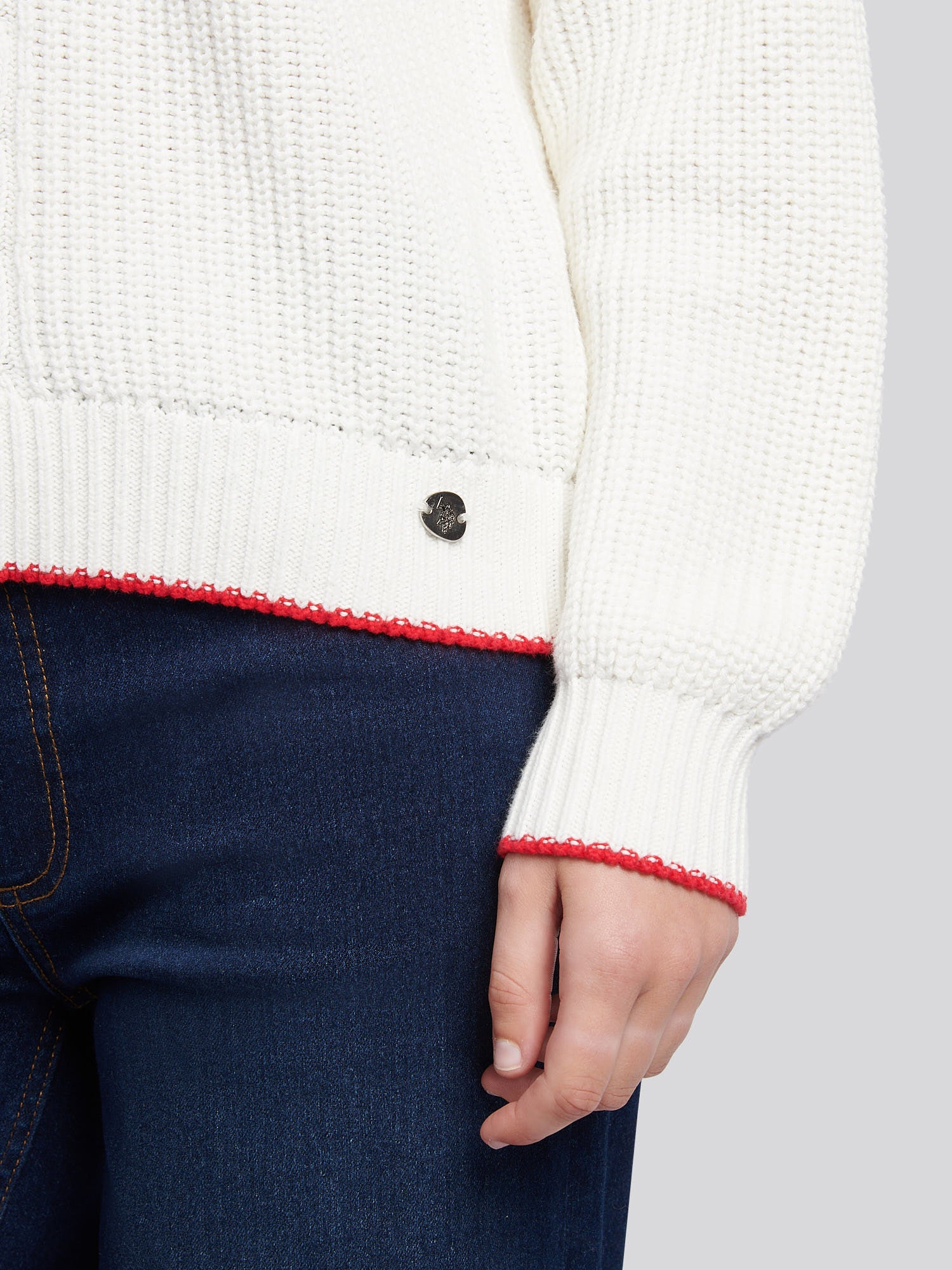 Womens Braid Cable Cricket Jumper in Marshmallow - Image 2