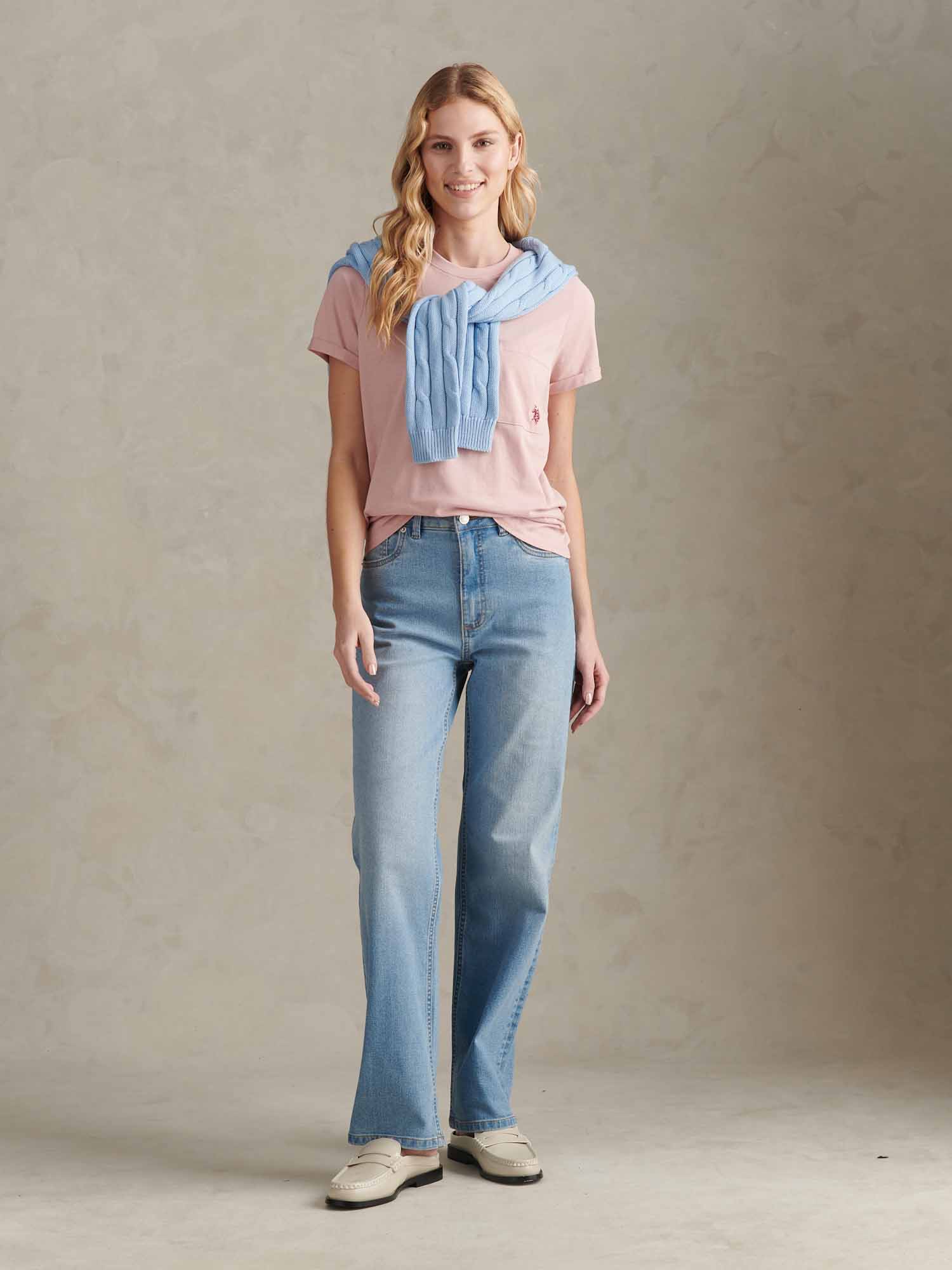 Womens Crew Neck Pocket T-Shirt in Pale Mauve - Image 3