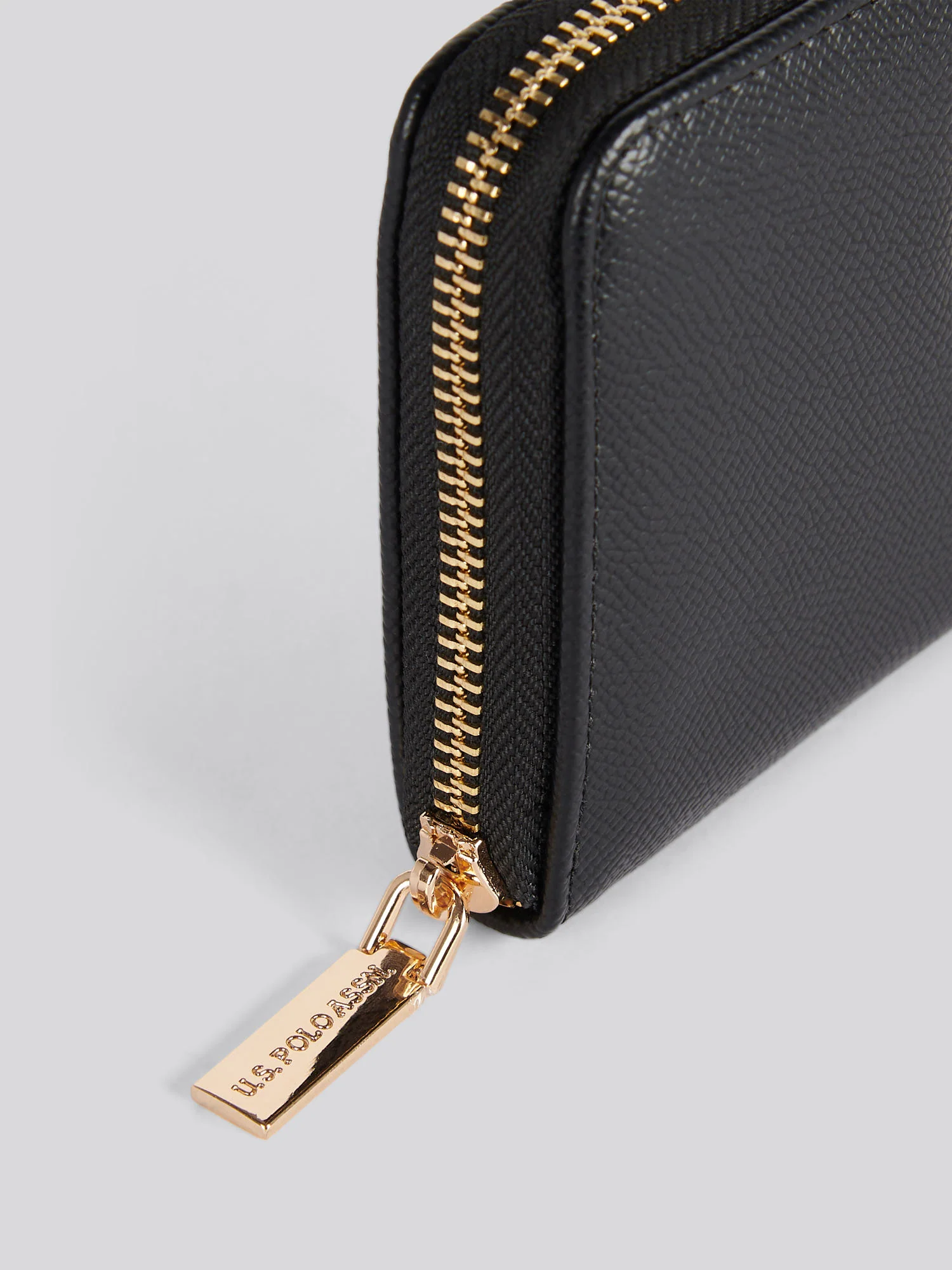 Womens Jones Medium Zip Wallet in Black - Image 6
