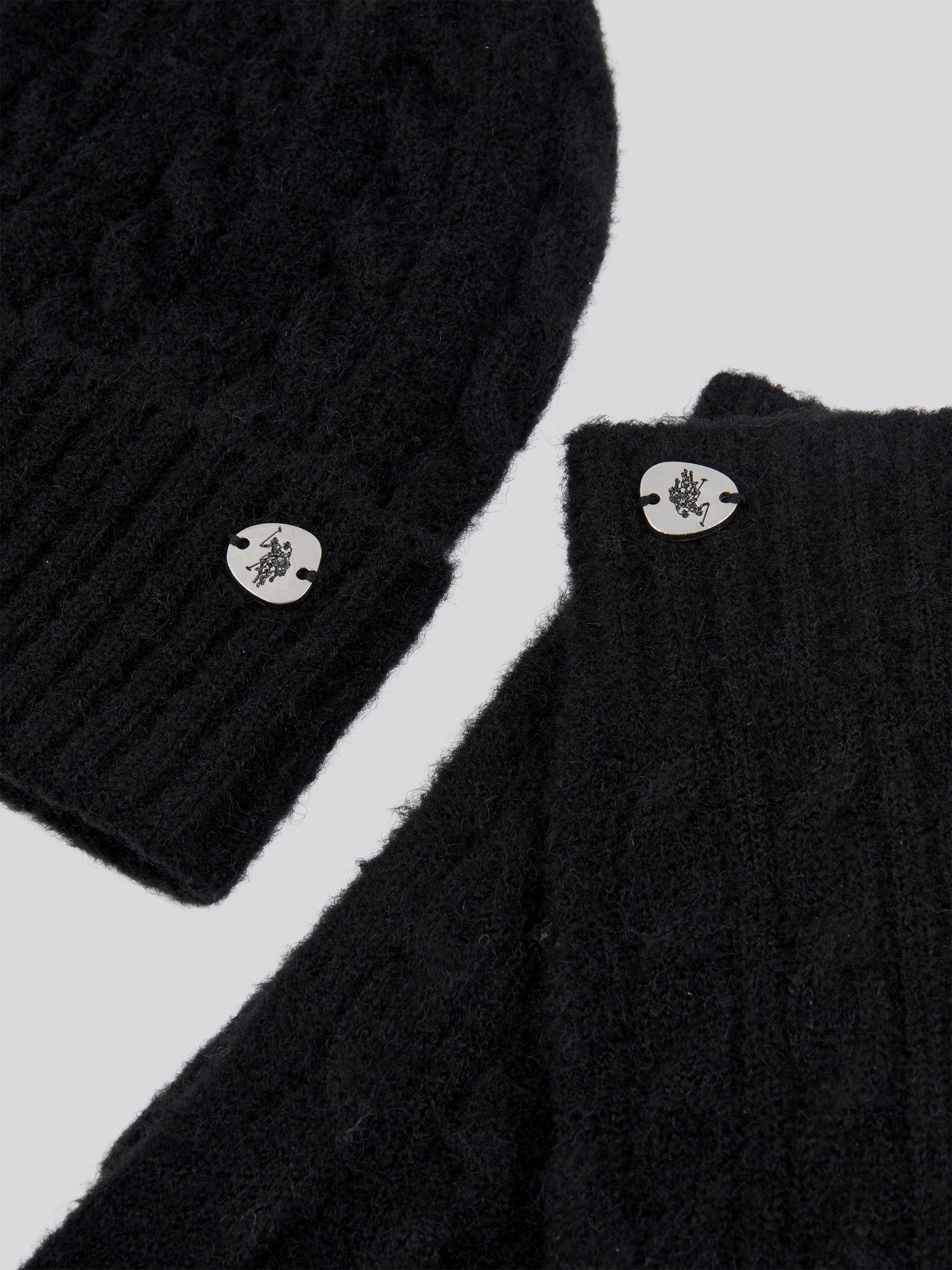Womens Signature Cable Knit Beanie & Gloves Set in Black - Image 2